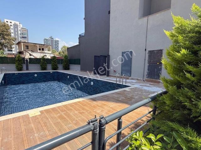 Mersin Arpaçta Denize 100 Mt Havuzlu Sitede Şık 1+1 Daire