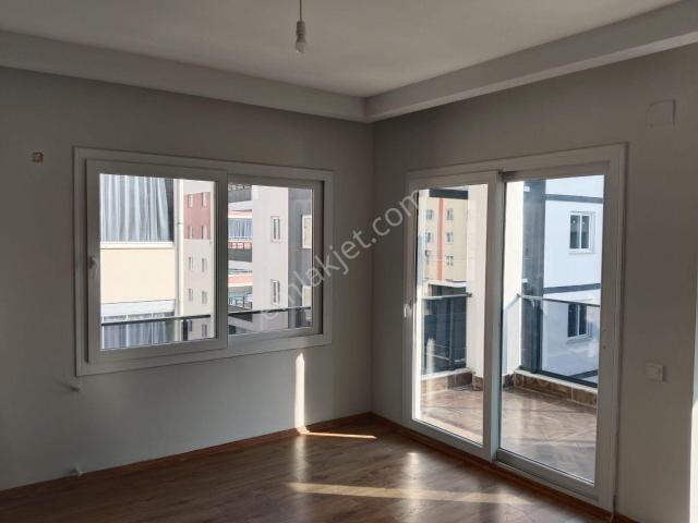 Mersin Erdemli Akdeniz Mahallesinde Ara Kat 2+1 Kiralık Daire