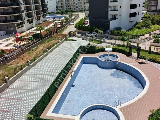 Mersin Kargıpınar'da Denize 350 Mt Mesafede Havuzlu Lüks Yazlık