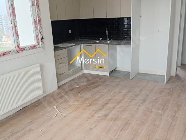 MERSİN HOME'DAN TÖMÜK'TE SATILIK HAVUZLU DENİZE YAKIN 1+1 FULL AKTİVİTELİ