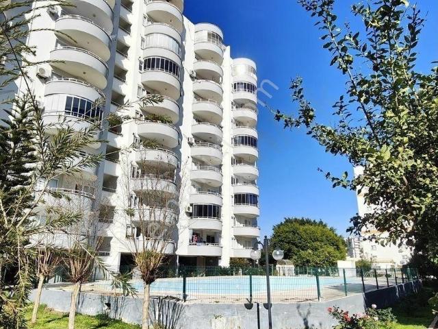 Mersin Mezitlide Site İçerisinde Denize Çok Yakın Satılık Daire