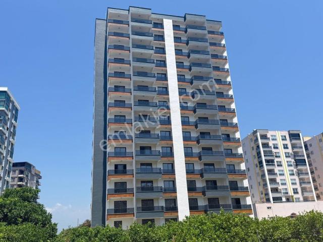 Mersin Tömükte Havuzlu Sitede 2+1 Yazlık
