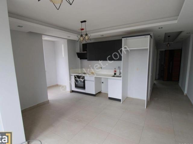 Mersin Üniversite Yolunda 2+1 Satılık Daire