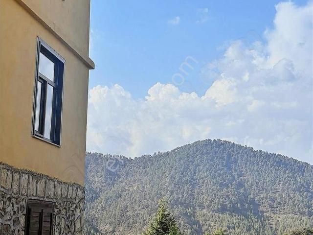 Mers'inn Gayrimenkulden Toroslar Kayrakkeşlıde Satılık 9+1 Villa