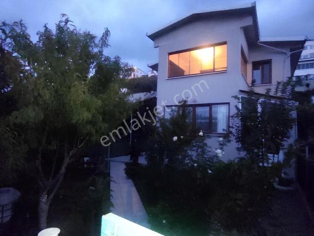 Mesudiye Mah. 552m2 Arsa İçinde 2 Adet 2 Katlı Ev Satılık Yazlık