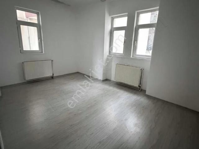 Mes Emlaktan Kiralık 3+0 Daire