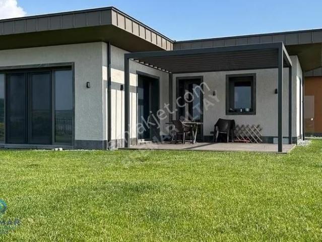 Mesa Nurol Yeşilyaka Su Projesi Sıfır Tek Kat 5+1 Satılık Villa