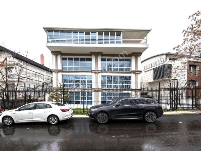 Mesa Koru Satılık Komple Bina 1600m2 4 Katlı Çankaya