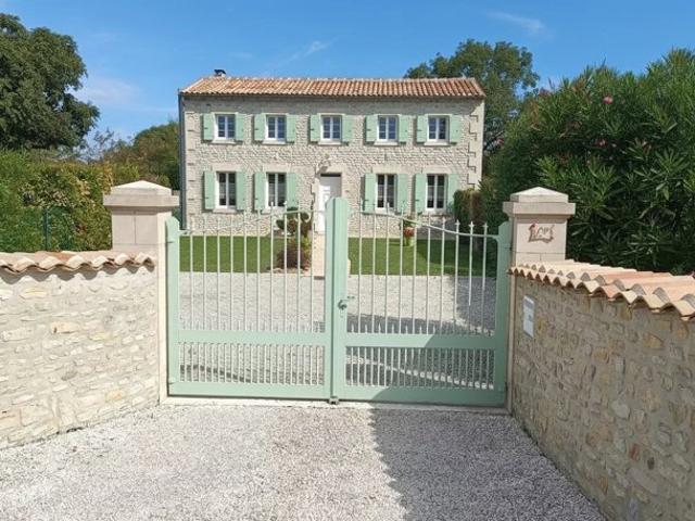 MESCHERS Maison Charentaise 4 pièces 114m² avec piscine