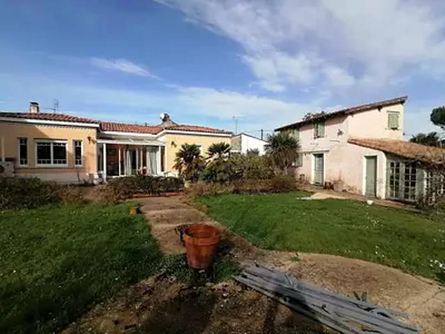 Meschers sur Gironde 17132 Achat / Vente maison 5 pièces t5 jardin cave