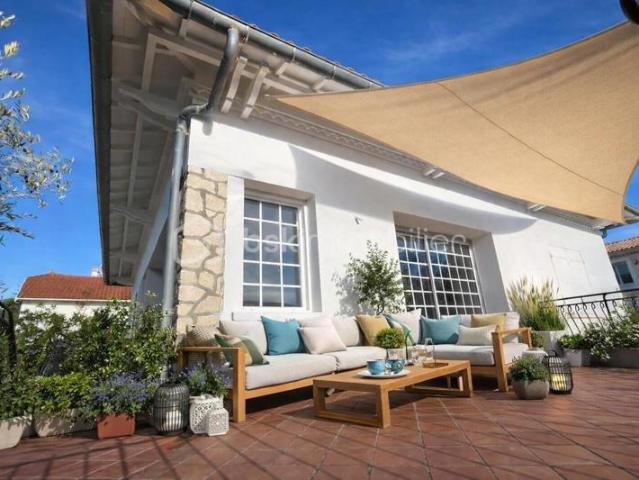 MESCHERS SUR GIRONDE – Maison 160 m² rénovée – 4 chambres – Jardin clos – Plages & commerces à pied – Fort potentiel locatif