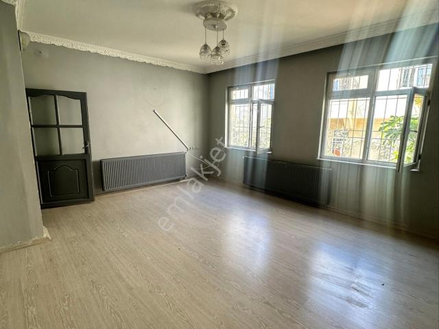 Mesken Emlak 75.yıl Mah Osmanlı Cami Cv Ana Cadde Üzeri Kiralık