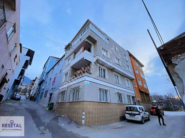 Mesken'de Caddeye Yakın Satılık 4 Katlı Bina