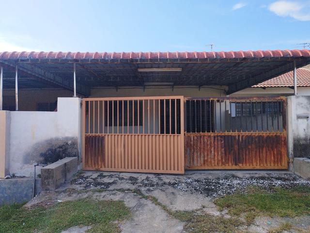 Mesra raia Batu Gajah 22x70 Renovated House
