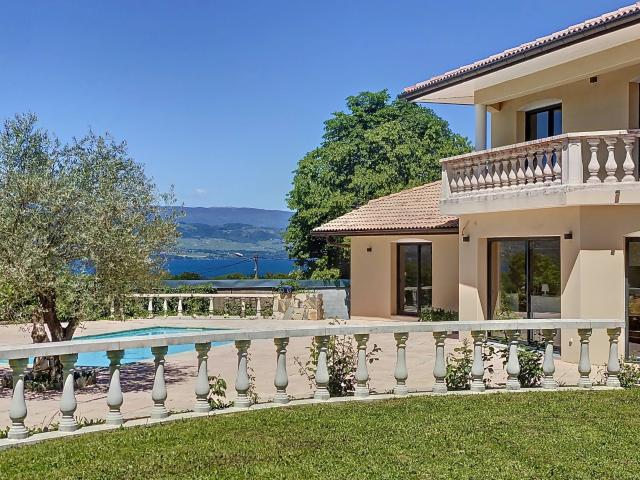 Messery Villa avec piscine Vue lac Terrain de 1 797 m². 210m² Messery