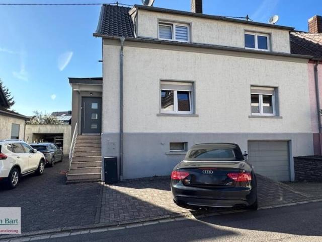 METTLACH ORSCHOLZ: WOHNHAUS MIT 160 M² WFL. 4 SCHLAFZIMMERN GARTEN GARAGE