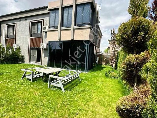 Metyapı Gayrimenkulden Gölet Yanı Özel Konum 4.5+1 Villa