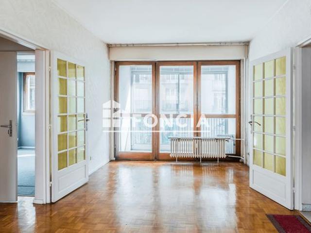METZ GARE / SABLON – Appartement familial avec balcons, garage et cave