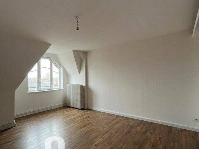METZ QUARTIER GARE F2 ENTIEREMENT RENOVE CUISINE EQUIPEE