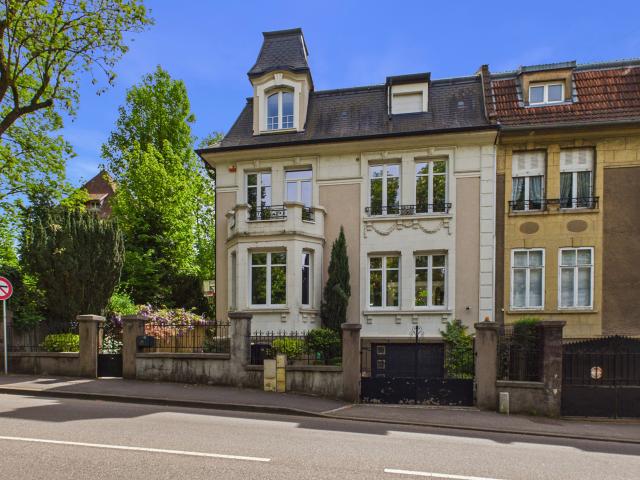 METZ VACQUINIERE MAISON DE MAÎTRE PRESTIGE AVEC VUE CANAL