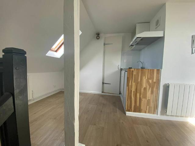 METZ VACQUINIERE DERNIER ETAGE F2 RENOVE