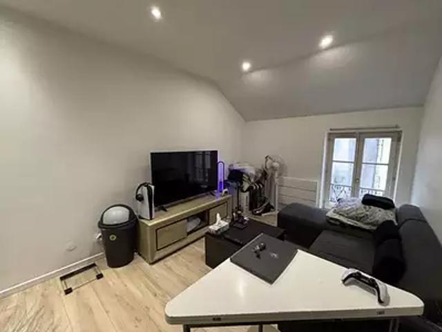 Metz 57000 Location appartement 1 pièce t1 au dernier étage