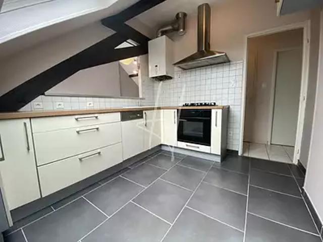 Metz 57000 Location appartement 2 pièces t2 au dernier étage