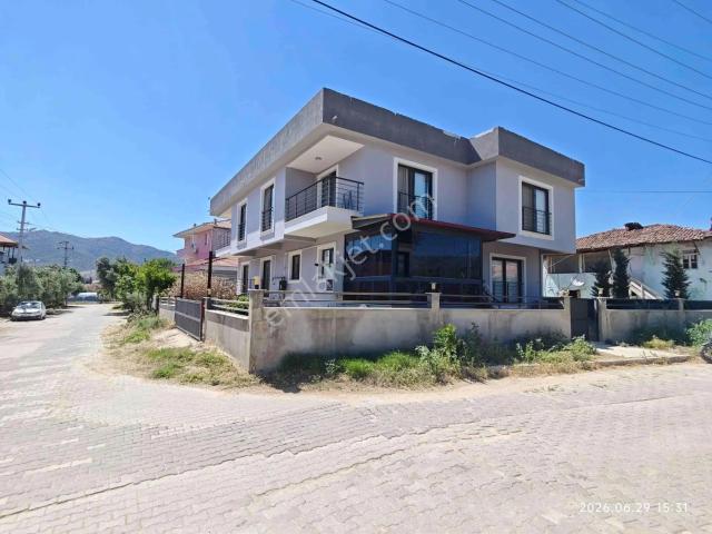 Meta'dan Kiraz İstiklal'de Satılık Müstakil Köşe Konumlu Villa