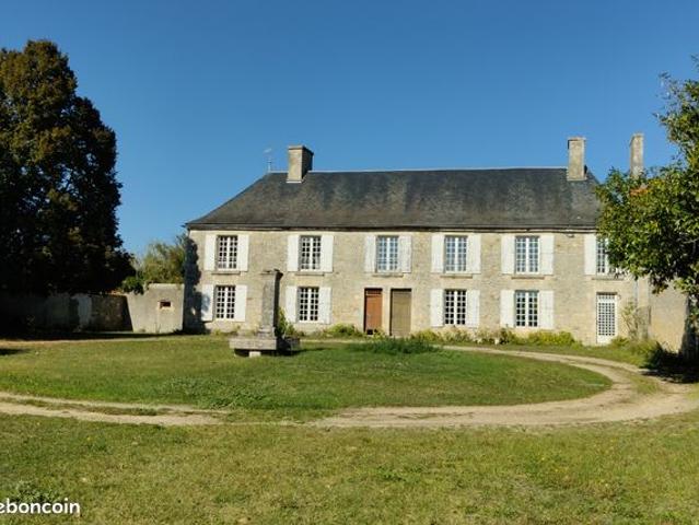 METAIRIE DU XIXè avec dépendances et 1ha70 de terres