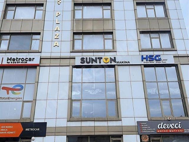 METAL İŞ PLAZA'DA KİRALIK SIFIR CADDE CEPHE NET 186m2 DÜKKAN
