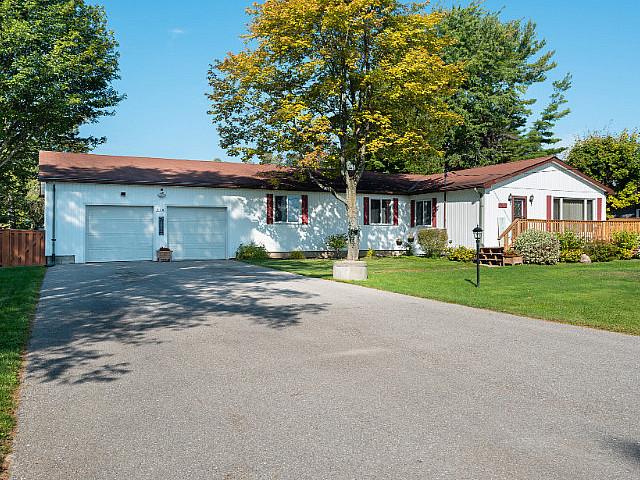Meticulously Maintained Bungalow For Sale In Innisfil 910b
