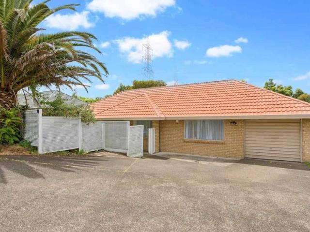 Meticulously Maintained Four Bedrooms in Mt Wellington
