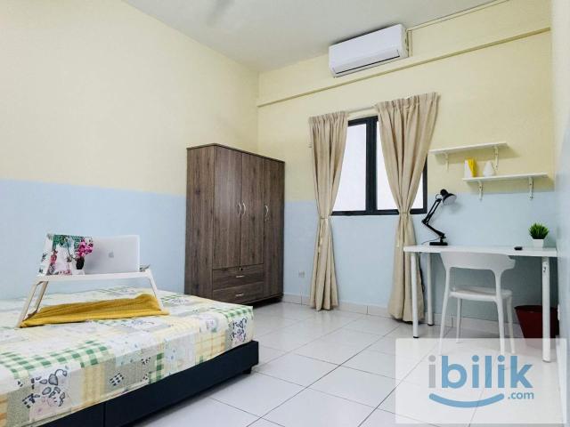 Metia Residence, Seksyen 13 Medium RoomFully Furnish NEW Aircond Wardrobe Table Chair Mattress