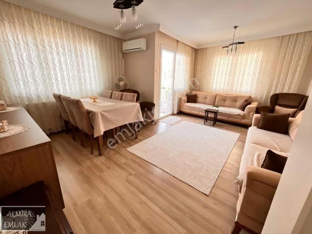 Metro Yakını Cadde Üzeri Lüks Dekorlu 3+1 120m2 Köşe Daire
