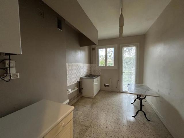 Métro Minimes Claude Nougaro 3 pièces 71m² traversant terrasse 16m² cave parking