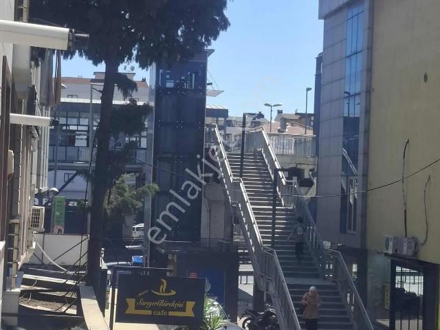 Metrobüse 20 Adım