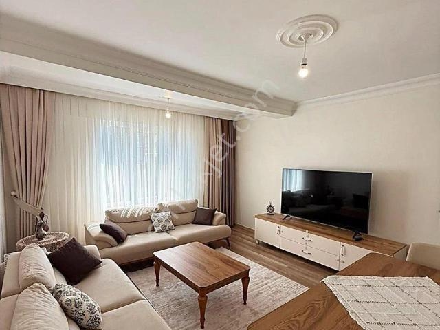 Metrobüse Çook Yakın! Balkonlu 95m2 2+1 Satılık Daire