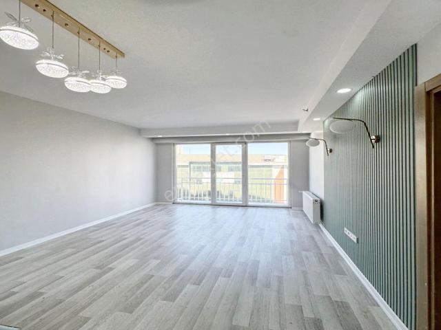 Metrobüse Yakın Gümüşevler Sitesi 1+1 Masrafsız Yatırıma Ve Krediye Uygun Daire