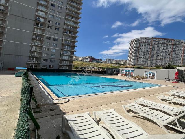 Metrobüse Yakın Emsalsiz Site İçi 2+1 Satılık Daire !