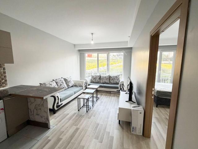 Metrobüse Yakın Site İçinde 1+1 Eşyalı Kiralık Daire !