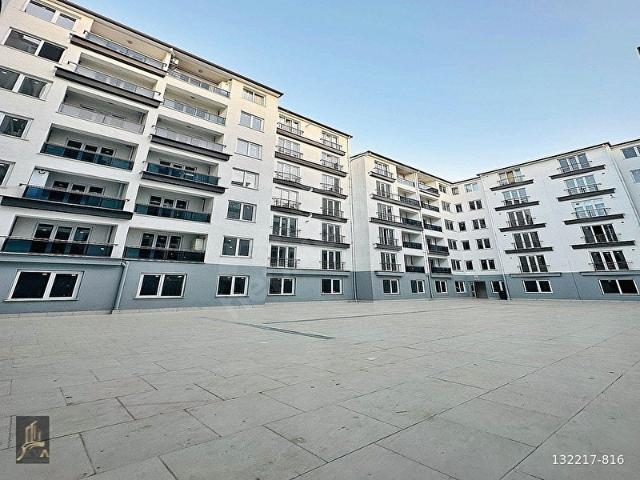 METROBÜSE YAKIN BUTİK SİTEDE METROBÜSE YAKIN 2+1 SIFIR SATILIK DAİRE