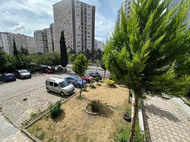 Metrobüse Yürüme Mesafesinde Site İçi Satılık 3+1 Daire