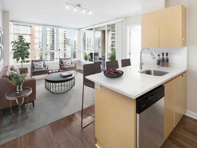 Metropolitan Towers 1 Bedroom Apartment for Rent at 930 Seymour St, Vancouver, BC V6B 1B4 Downtown Vancouver