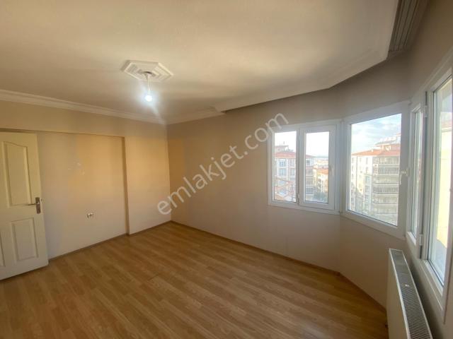 Metropolis Bulvarında 3+1 Satılık Geniş Ferah Doğalgazlı Daire