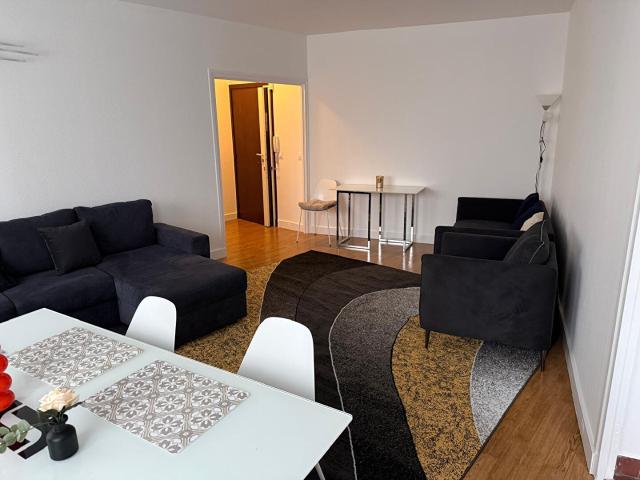Métros Lourmel/Balard, rue Lecourbe 2 Pièces 47 m² cave parking chauffage inclus