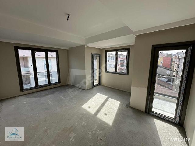 METROYA BİR KAÇ DK YÜRÜME MESAFESİNDE CADDE ÜZERİ 3+1 0 DAİRE