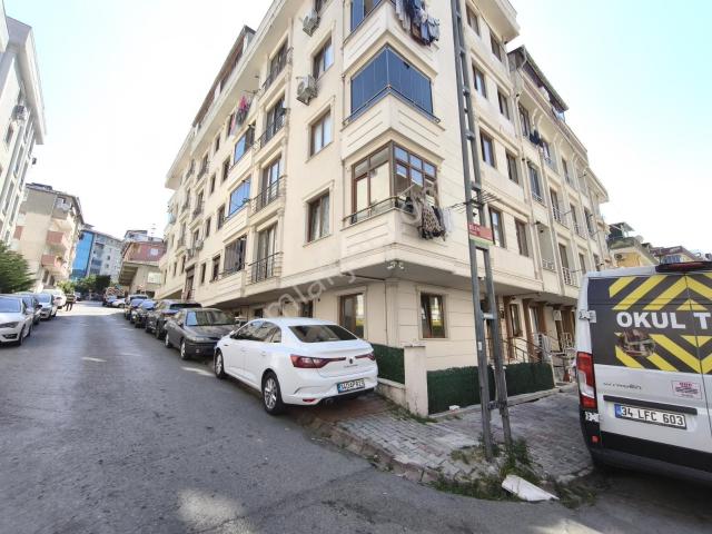 Metroya Ve Avm Ye Yakın Ayrı Mutfaklı Kiralık 1+1 Yüksek Giriş