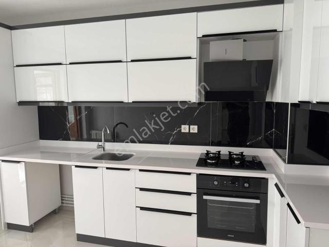 Metroya Ve Adliyeye 600m Full Yapılı 140 M2 Komisyonsuz