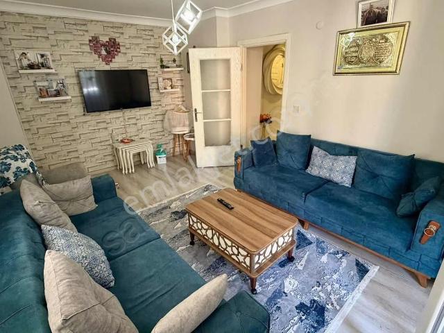 Metroya Ve Feriha Öz'e 500m 2+1 Net 75m2 İskanlı Dubleks