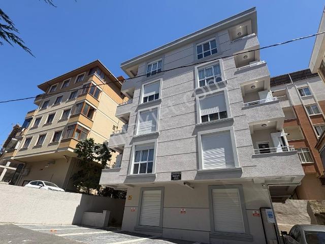 Metroya Yakın Düz Giriş 1+1 Kiralık